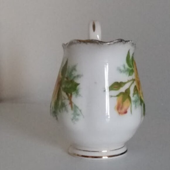 Royal Albert Tea Rose Creamer - Picture 4 of 8